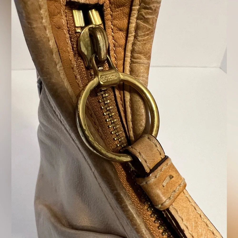 Coach vintage Ergo Y2K pleated half moon leather hobo Camel‎ style # 12235
